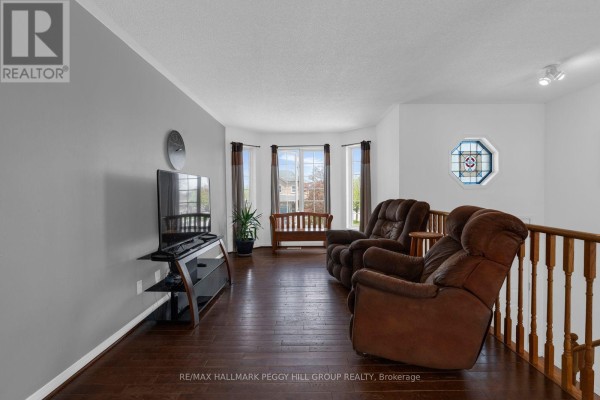 42 Kell Place, Barrie, ON, photo 3