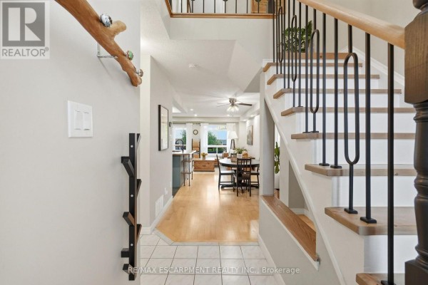 Living room - 42 Kildonan Crescent, Hamilton, ON L8B0K3 Photo 4
