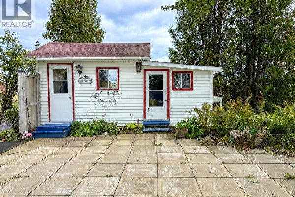 Bath (# pieces 1-6) - 42 L'anse Street, Eel River Crossing, NB E8E1R4 Photo 4