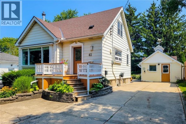 42 Lake Avenue N, Hamilton, ON, photo 2