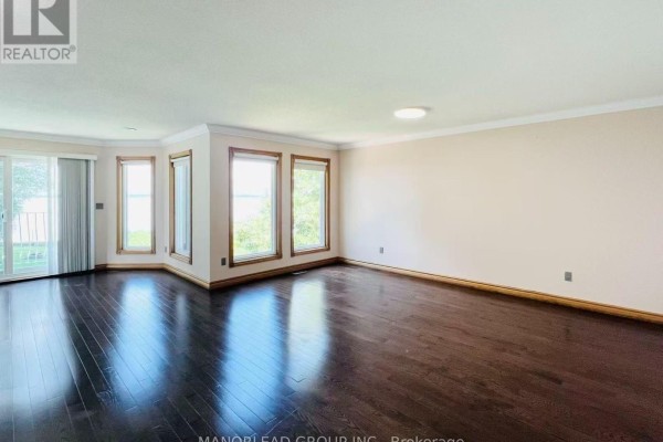 Family room - 42 Metropolitan Crescent, Georgina, ON L4P1L5 Photo 4