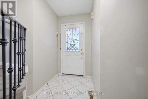 Family room - 42 Mosley Crescent, Brampton, ON L6Y5C8 Photo 5