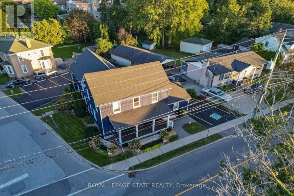 42 Ontario Street, Grimsby, ON L3M3H1 Photo 2