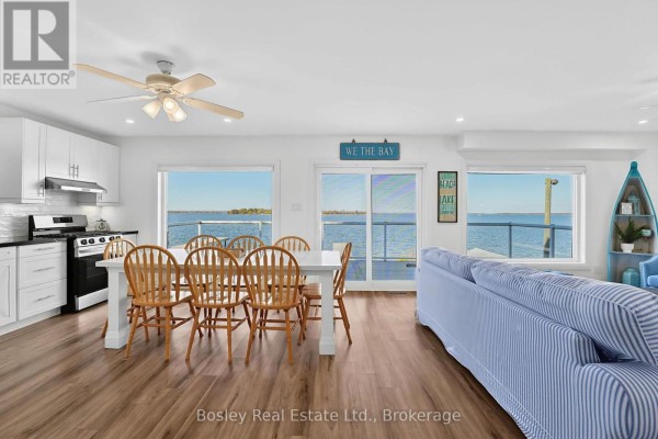 Living room - 42 Robins Point Road, Tay, ON L0K2A0 Photo 3