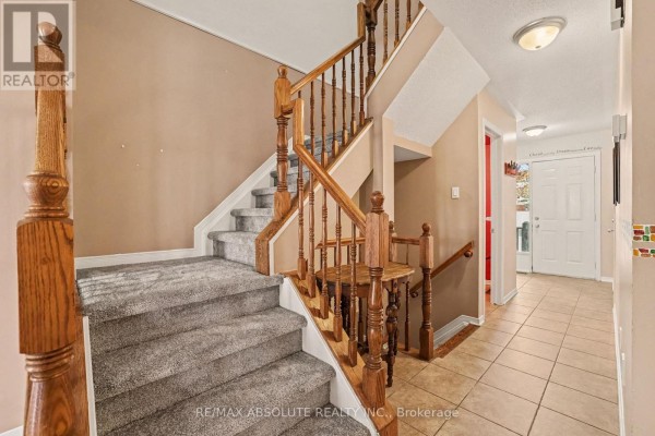 42 Roblyn Way, Ottawa, ON K2G5Z5 Photo 2