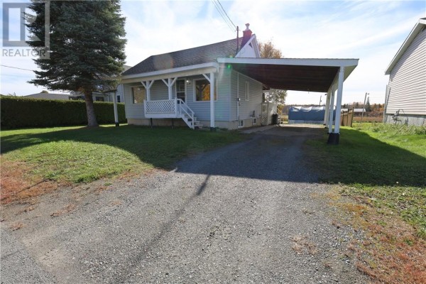 Family room - 42 Rutland Avenue, Warren, ON P0H2N0 Photo 2