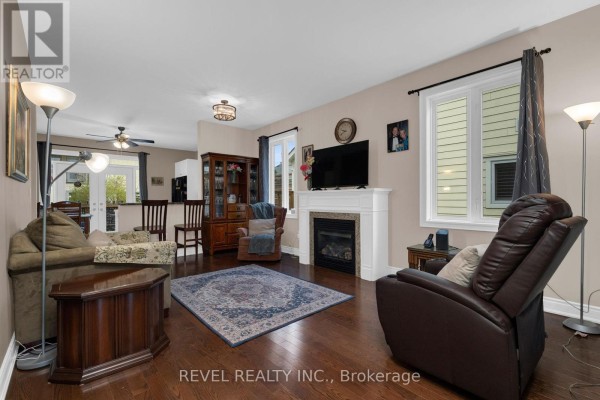 Bedroom 2 - 42 Sandy Coast Crescent, Wasaga Beach, ON L9Z2L1 Photo 4