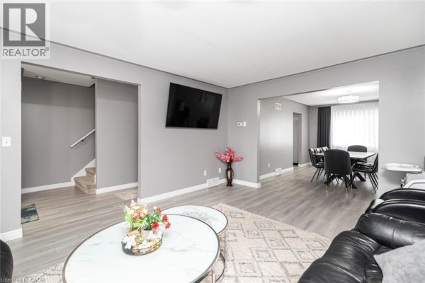 Foyer - 42 Saturn Road, Port Colborne, ON L3K6E1 Photo 5