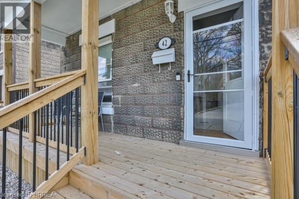 42 Spring Street, Brantford, ON, photo 3