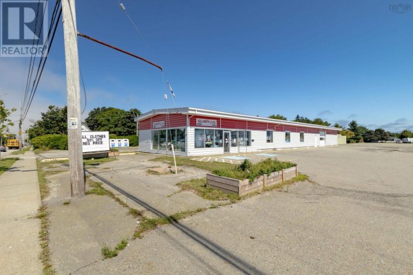 42 Starrs Road, Yarmouth, NS B5A2T4 Photo 4
