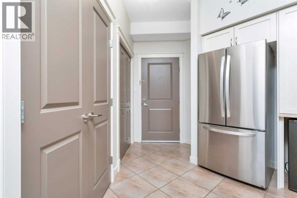 Dining room - 420, 100 Lakeway Boulevard, Sylvan Lake, AB T4S0A4 Photo 3