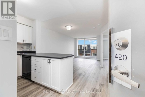 Dining room - 420 - 1000 King Street W, Toronto, ON M6K3N1 Photo 2