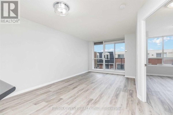 Kitchen - 420 - 1000 King Street W, Toronto, ON M6K3N1 Photo 3