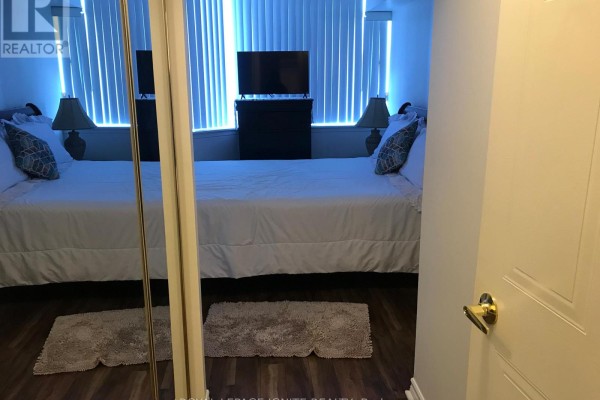 Living room - 420 11753 Sheppard Avenue E, Toronto, ON M1B5M3 Photo 5