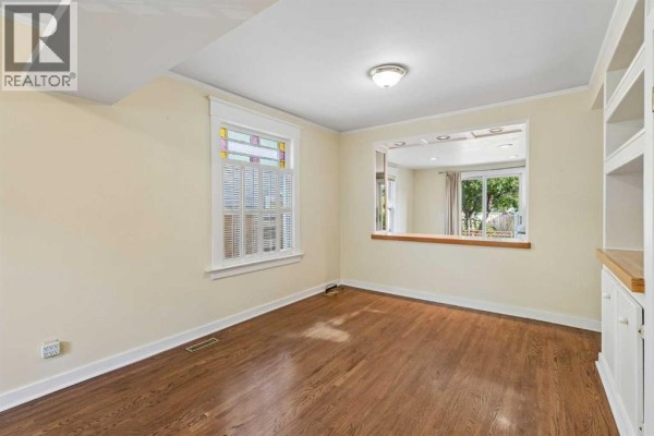 Foyer - 420 12 Avenue Nw, Calgary, AB T2M0C9 Photo 5