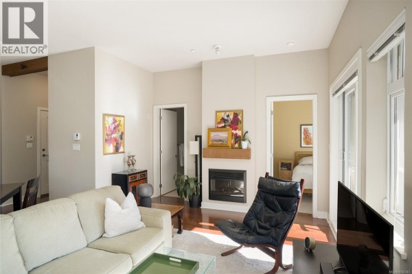 Living room/Dining room - 420 1375 Bear Mountain Pkwy, Langford, BC V9B0C9 Photo 5