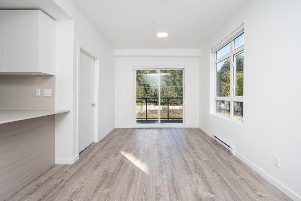 420 13968 Laurel Drive, Surrey, BC V3T1A8 Photo 5