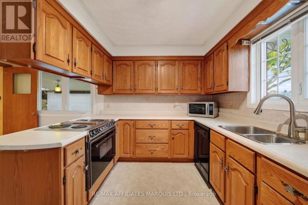 Primary Bedroom - 420 Anthony Street, Cornwall, ON K6H5K8 Photo 4