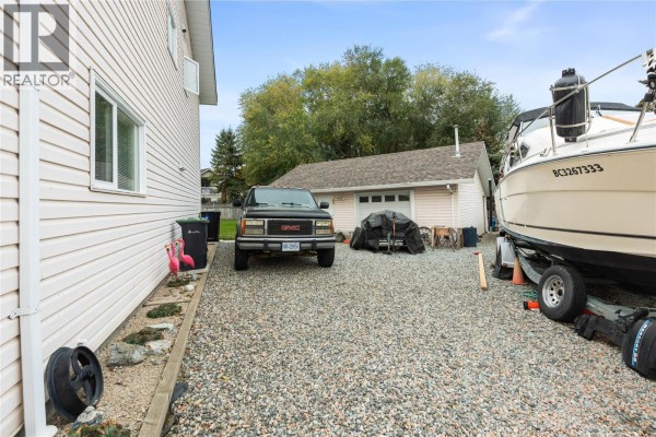 3pc Bathroom - 420 Mt Fosthall Place, Vernon, BC V1B2W2 Photo 4