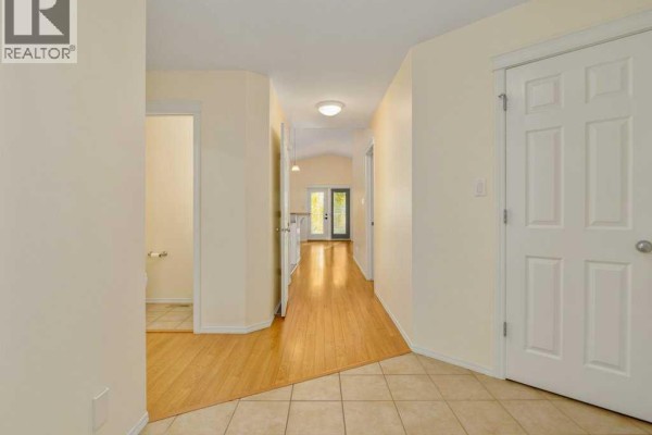 Bedroom - 420 Mt Sunburst Crescent W, Lethbridge, AB T1K5T7 Photo 5