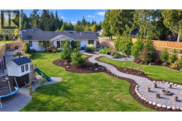 420 Solaz Place, Gibsons, BC V0N1V5 Photo 4
