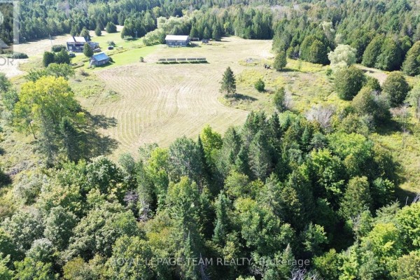 4203 Matawatchan Road, Greater Madawaska, ON, photo 2