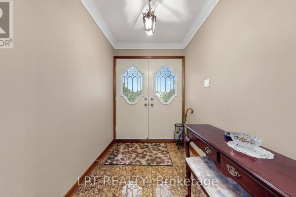 Eating area - 4204 Starlight Crescent, Mississauga, ON L4W4P9 Photo 4