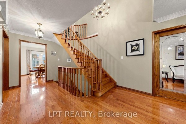 Dining room - 4204 Starlight Crescent, Mississauga, ON L4W4P9 Photo 5