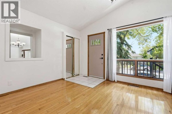 4pc Bathroom - 4205 16 Street Sw, Calgary, AB T2T4H8 Photo 3