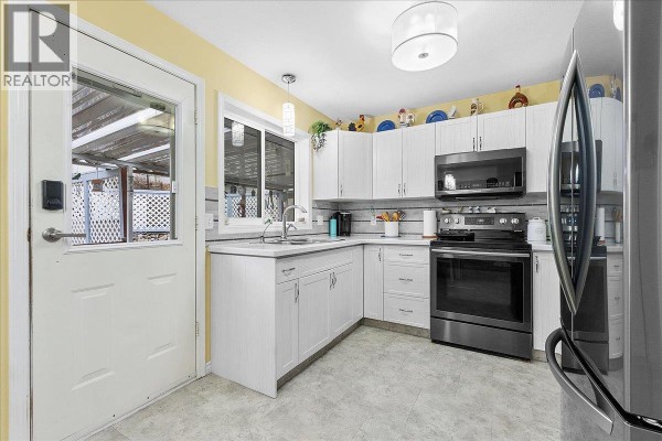 Bedroom - 4205 Wellington Drive, Vernon, BC V1T9H7 Photo 5