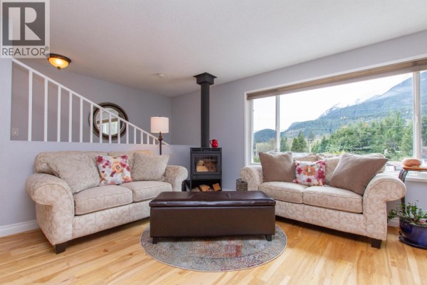 42056 Birken Road, Squamish, BC V0N1H0 Photo 4