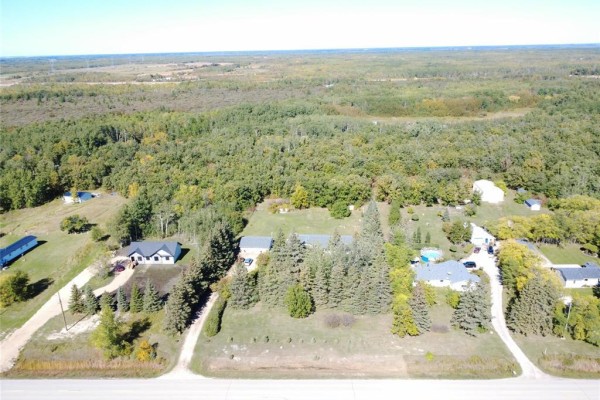 Den - 42061 Dawson Road, Richer, MB R0E1S0 Photo 4