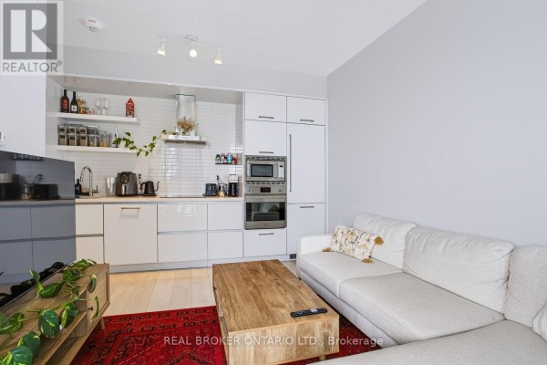 Living room - 4207 - 2221 Yonge Street, Toronto, ON M4S2B4 Photo 2