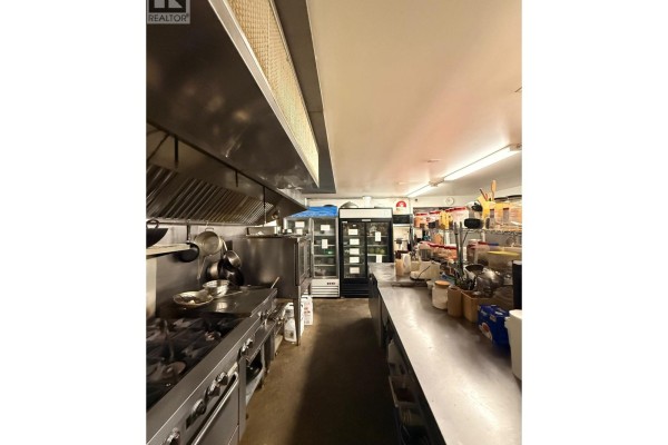 420b E Columbia St, New Westminster, BC V3L3W9 Photo 5