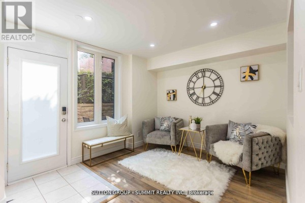 Kitchen - 421 - 12 Douro Street, Toronto, ON M6K0A1 Photo 3
