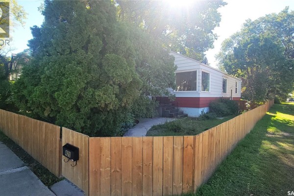 Bedroom - 421 29th Street W, Saskatoon, SK S7L0M3 Photo 5