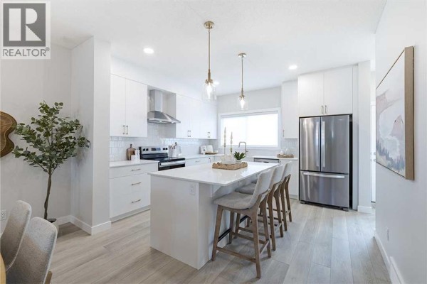 421 Creekside Drive Sw, Calgary, AB, photo 2