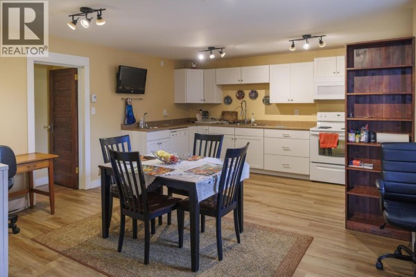 421 Main Street, Mcbride, BC V0J2E0 Photo 5