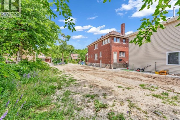 421 Partington Avenue, Windsor, ON N8W3S1 Photo 4