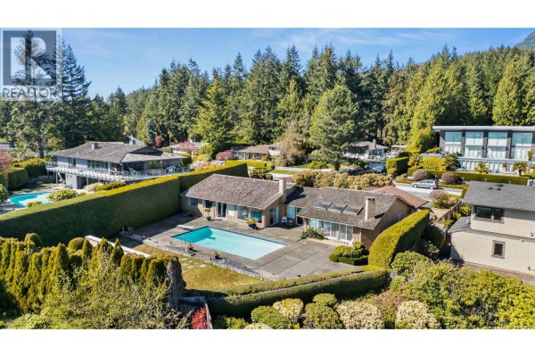 4211 Rockridge Crescent, West Vancouver, BC V7W1A9 Photo 5