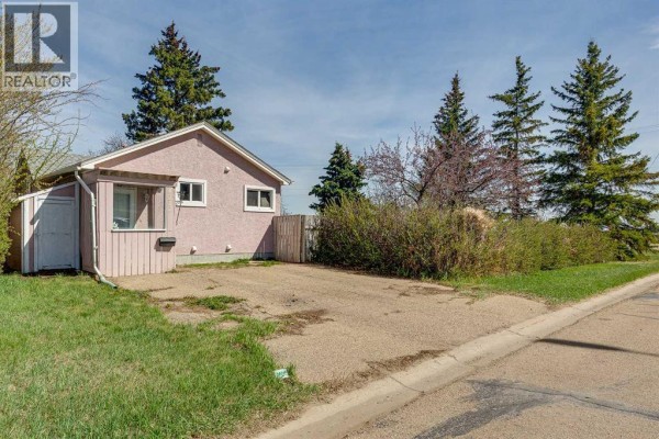 4212 C + E Trail, Lacombe, AB, photo 2