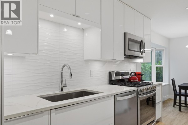 4212 Garden Grove Drive, Burnaby, BC V5G4G6 Photo 3