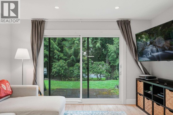 4212 Garden Grove Drive, Burnaby, BC V5G4G6 Photo 4