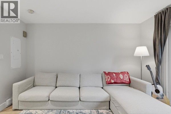4212 Garden Grove Drive, Burnaby, BC V5G4G6 Photo 5
