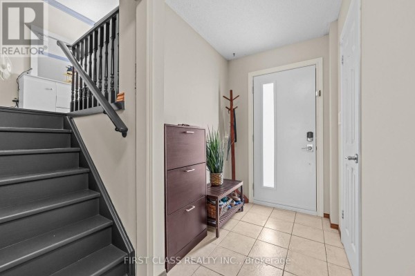 Dining room - 4213 Beacon Lane, Mississauga, ON L5C3V8 Photo 4