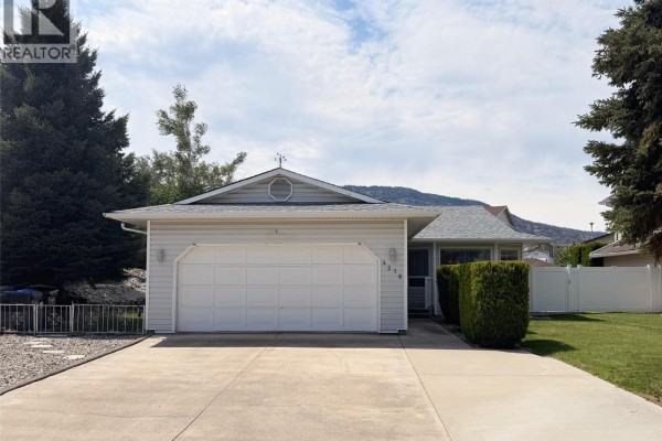 3pc Ensuite bath - 4216 Lobelia Drive, Osoyoos, BC V0H1V1 Photo 5