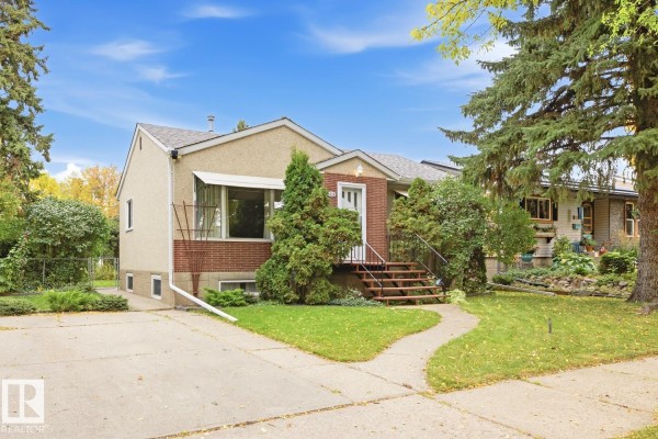 Kitchen - 4218 111 Av Nw, Edmonton, AB T5W0K2 Photo 2
