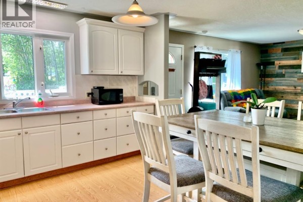 Living room - 422, 13441 Twp Rd 655a, Lac La Biche, AB T0A2C1 Photo 5