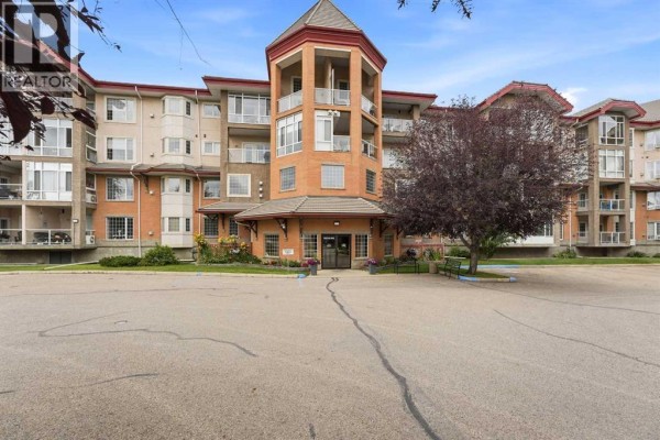 422, 4512 52 Avenue, Red Deer, AB, photo 2