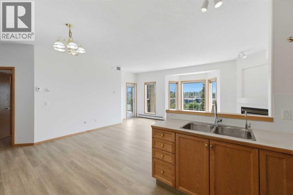 Bedroom - 422, 4512 52 Avenue, Red Deer, AB T4N6B9 Photo 5
